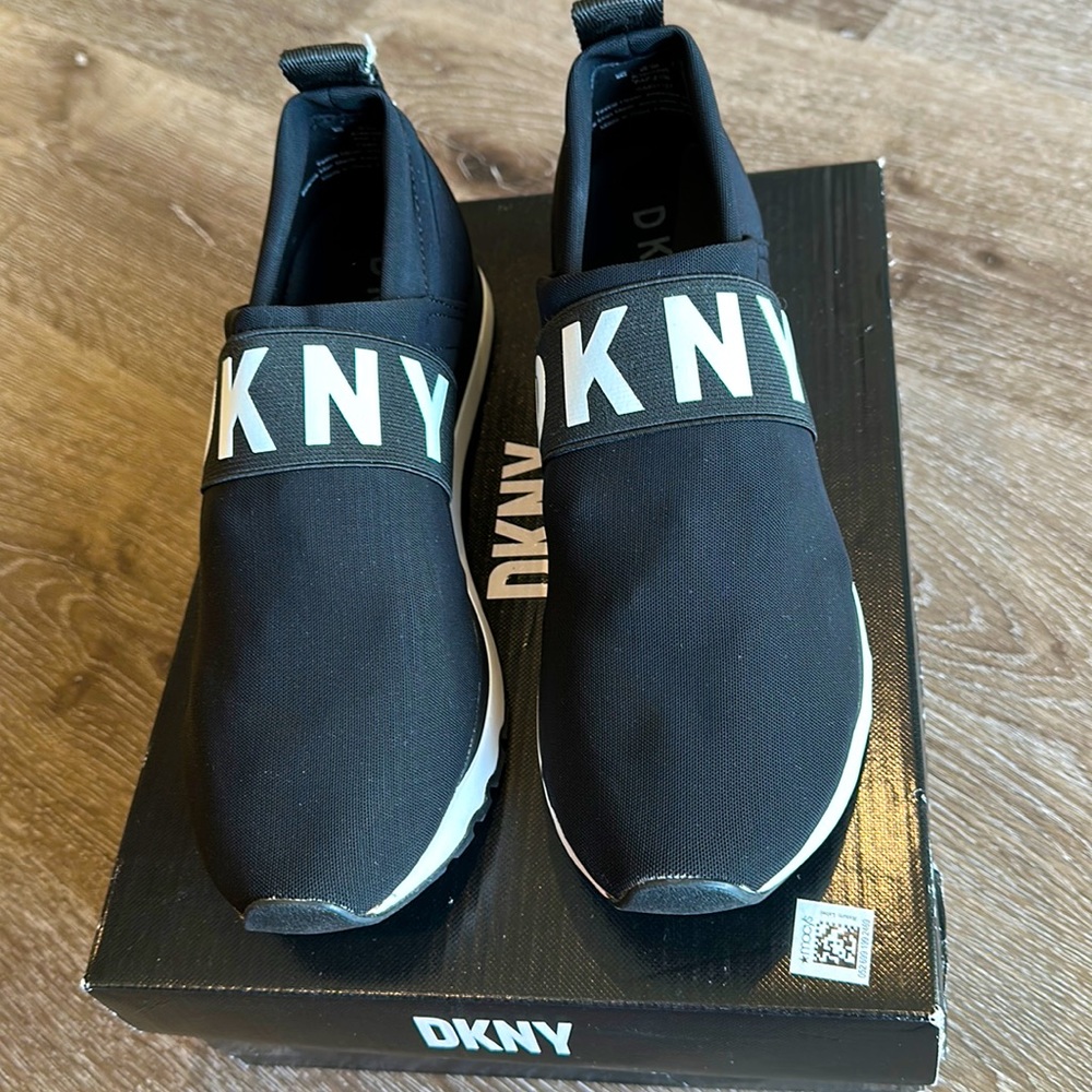 DKNY WOMEN SHOES